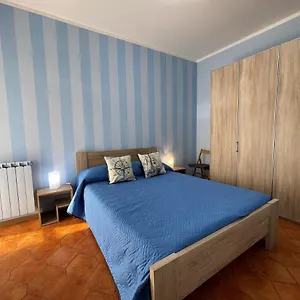 Stefano's Guests House: 2 Bedrooms & Parking In Viareggio