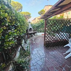 L'appoggio Perfetto Viareggio